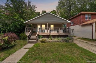 203 E Lewiston Avenue, Ferndale, MI 48220