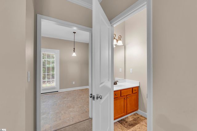 8 Amity Lane, Greenville, SC 29609