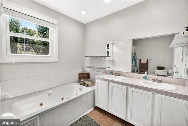 48 PERSIMMON PEAR LN, Harpers Ferry, WV 25425
