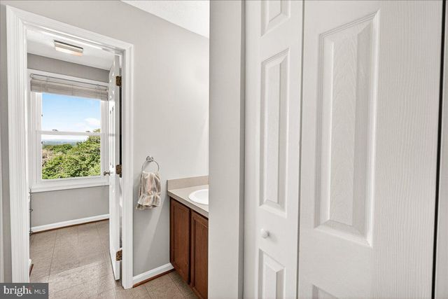 48 PERSIMMON PEAR LN, Harpers Ferry, WV 25425