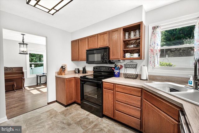 48 PERSIMMON PEAR LN, Harpers Ferry, WV 25425