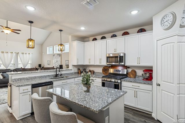 199 Josh, San Antonio, TX 78253