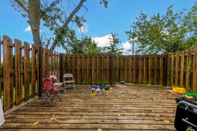 2420 WHITE GATE DR, Columbia, MO 65202
