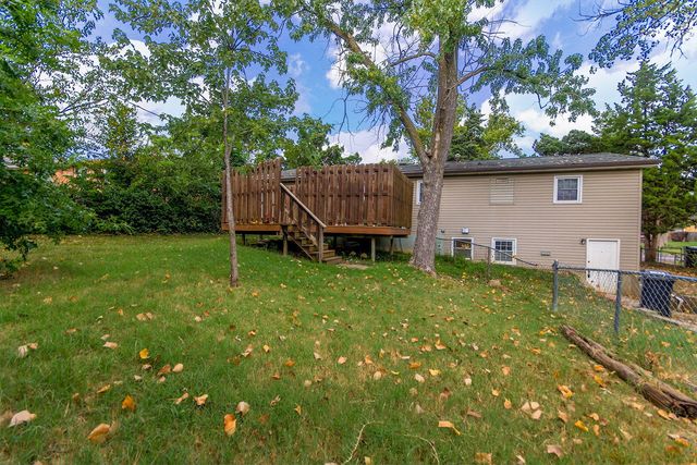 2420 WHITE GATE DR, Columbia, MO 65202