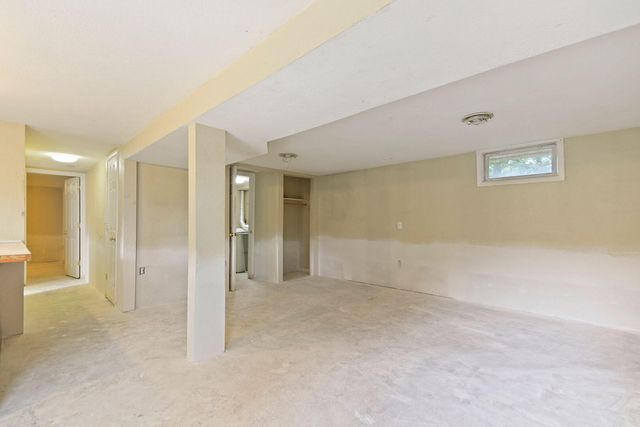 2420 WHITE GATE DR, Columbia, MO 65202