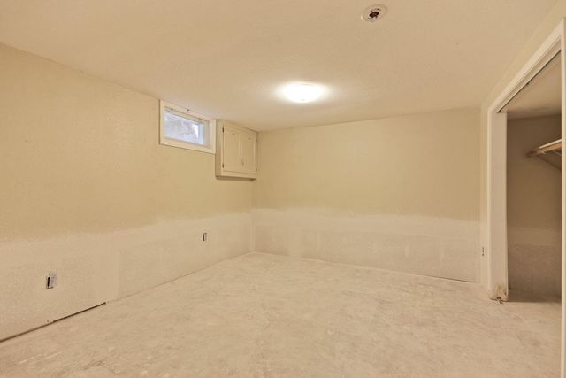 2420 WHITE GATE DR, Columbia, MO 65202