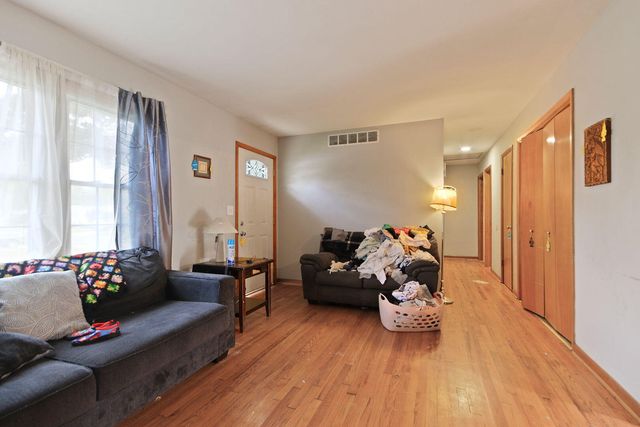 2420 WHITE GATE DR, Columbia, MO 65202