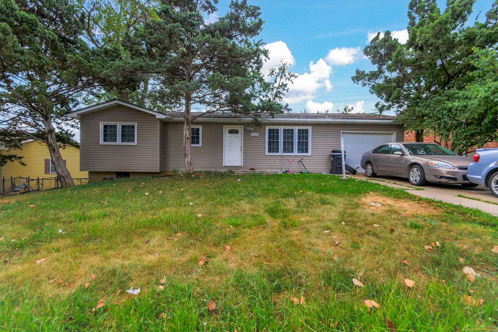 2420 WHITE GATE DR, Columbia, MO 65202