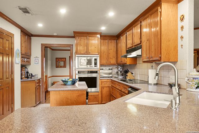 343 Lorne, Canyon Lake, TX 78133