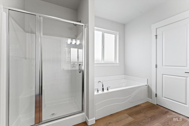 5621 E Lekeitio Village Dr, Nampa, ID 83687