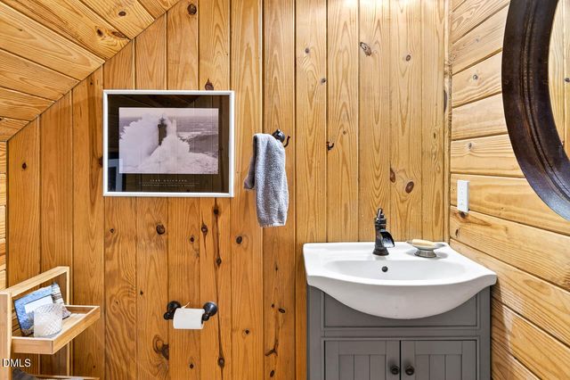 2300 Western Park Lane, Hillsborough, NC 27278