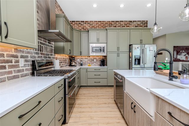 1610 SW Westwood Street, Ankeny, IA 50023