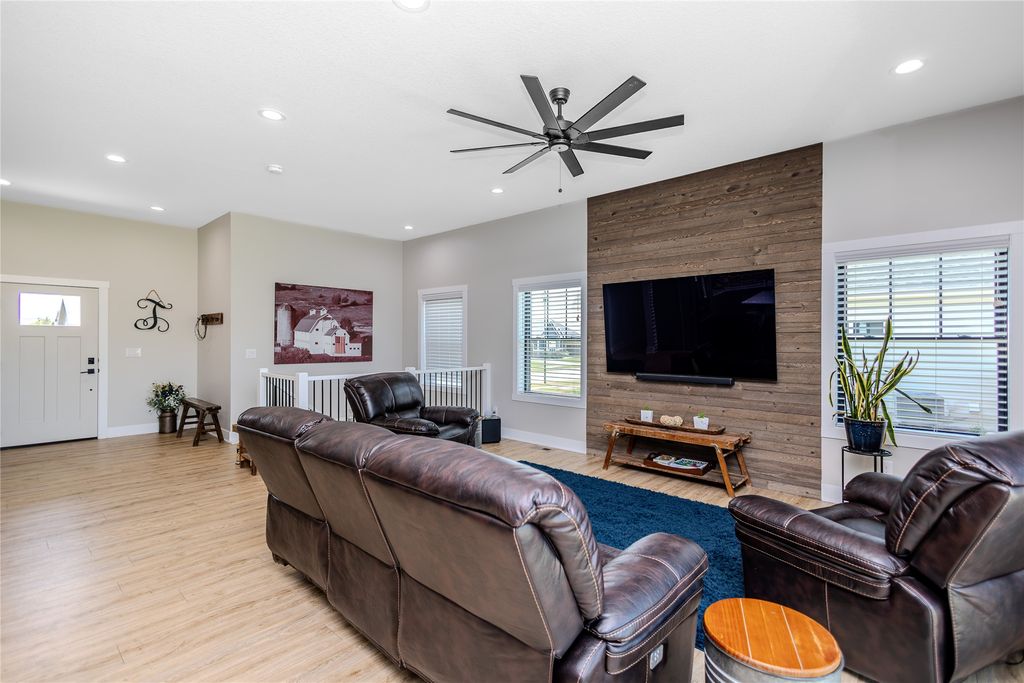 1610 SW Westwood Street, Ankeny, IA 50023