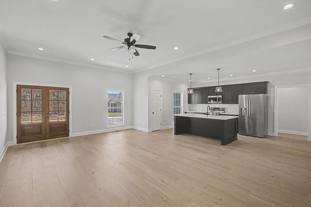 106 Stonebrook Dr, Shelbyville, TN 37160