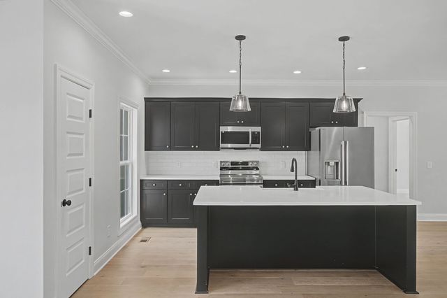 106 Stonebrook Dr, Shelbyville, TN 37160