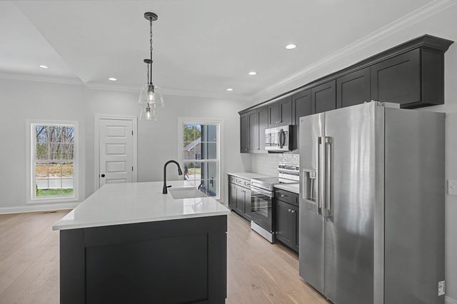 106 Stonebrook Dr, Shelbyville, TN 37160