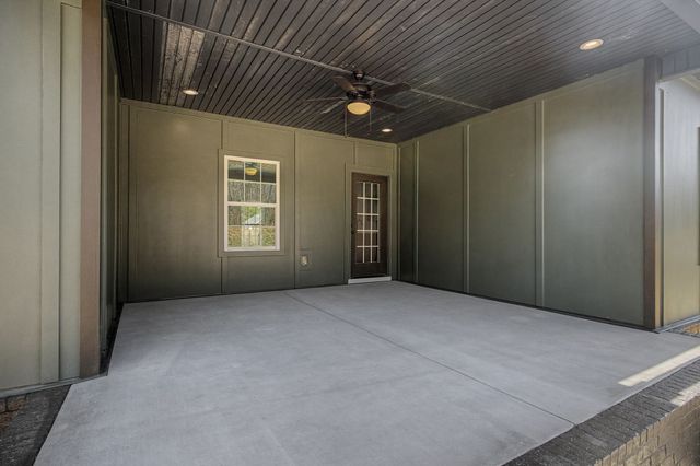 106 Stonebrook Dr, Shelbyville, TN 37160