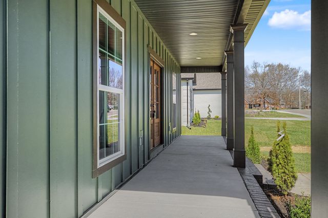 106 Stonebrook Dr, Shelbyville, TN 37160