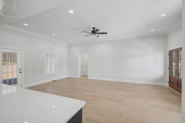 106 Stonebrook Dr, Shelbyville, TN 37160