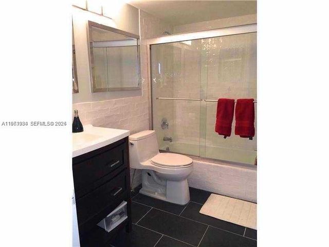 1881 Middle River Dr 604, Fort Lauderdale, FL 33305