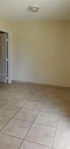 1740 NE 148th St S, Miami, FL 33181