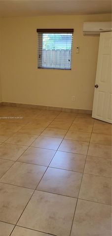 1740 NE 148th St S, Miami, FL 33181