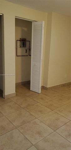 1740 NE 148th St S, Miami, FL 33181