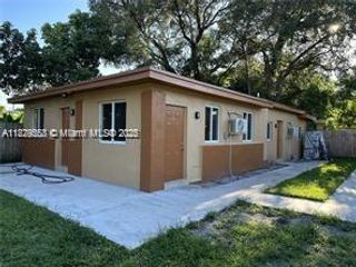 1740 NE 148th St S, Miami, FL 33181