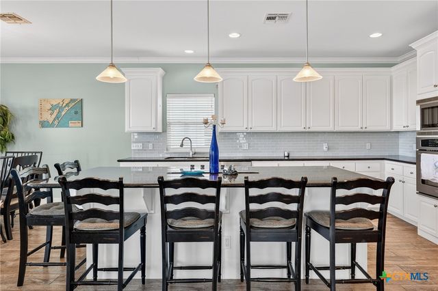 838 Rattlesnake Point Road, Rockport, TX 78382