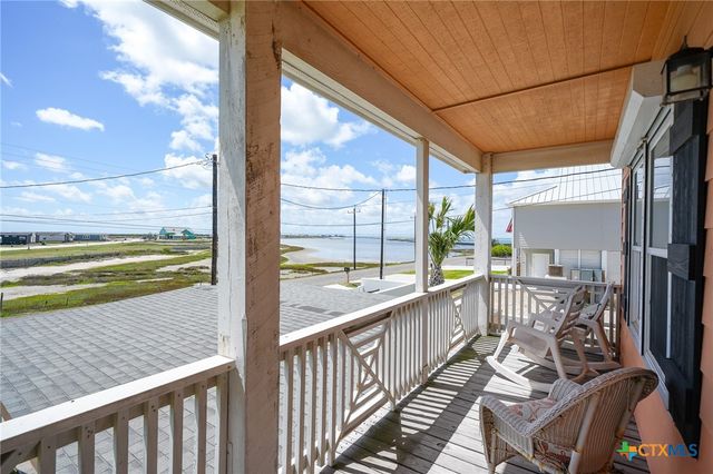 838 Rattlesnake Point Road, Rockport, TX 78382