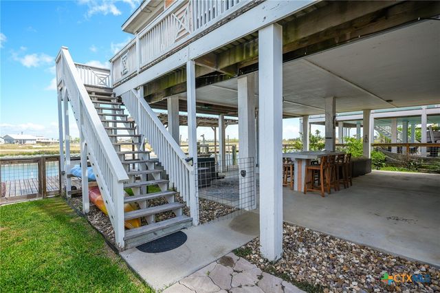 838 Rattlesnake Point Road, Rockport, TX 78382
