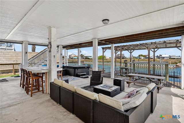 838 Rattlesnake Point Road, Rockport, TX 78382
