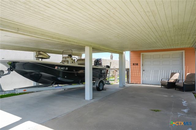 838 Rattlesnake Point Road, Rockport, TX 78382