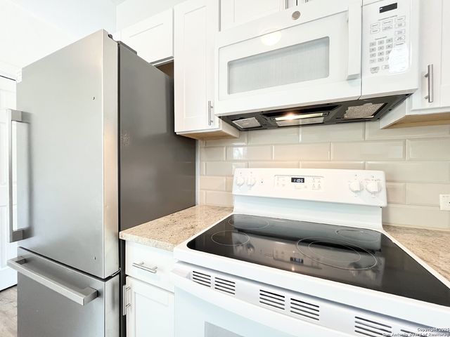 1307 Whispering Hills Dr., Canyon Lake, TX 78133