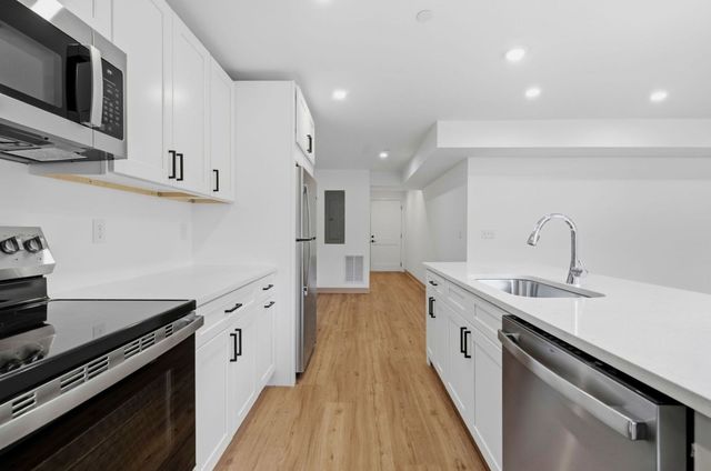 26 Union St 202, Natick, MA 01760