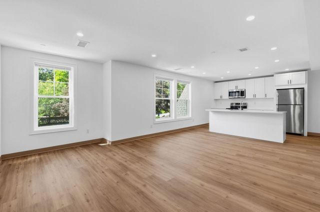 26 Union St 202, Natick, MA 01760