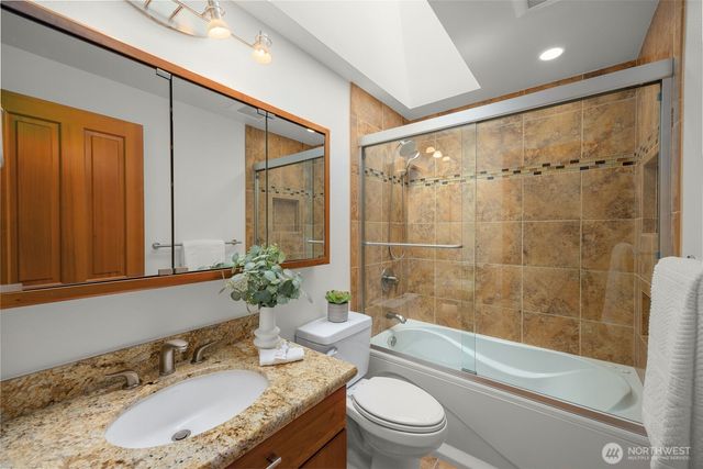 10821 181st Avenue NE, Redmond, WA 98052