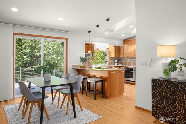 10821 181st Avenue NE, Redmond, WA 98052