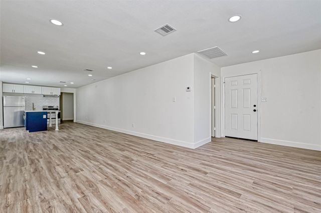 5609 Denmark Street A, Houston, TX 77028