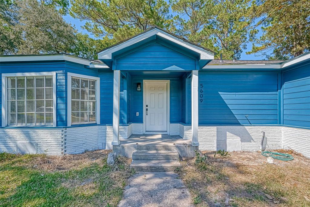 5609 Denmark Street A, Houston, TX 77028