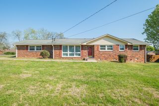 141 Hickory Heights Dr, Hendersonville, TN 37075