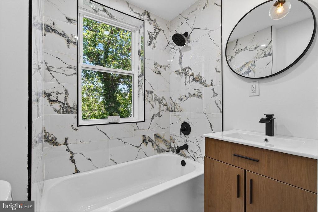 Image 17 of property listing at 2917 MARKLEY AVE, Baltimore, MD 21214