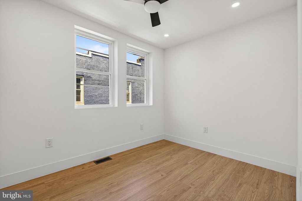 Image 21 of property listing at 2917 MARKLEY AVE, Baltimore, MD 21214