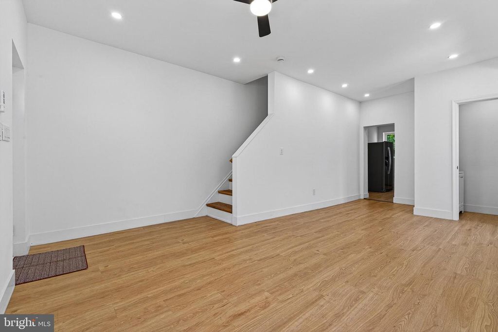 Image 8 of property listing at 2917 MARKLEY AVE, Baltimore, MD 21214