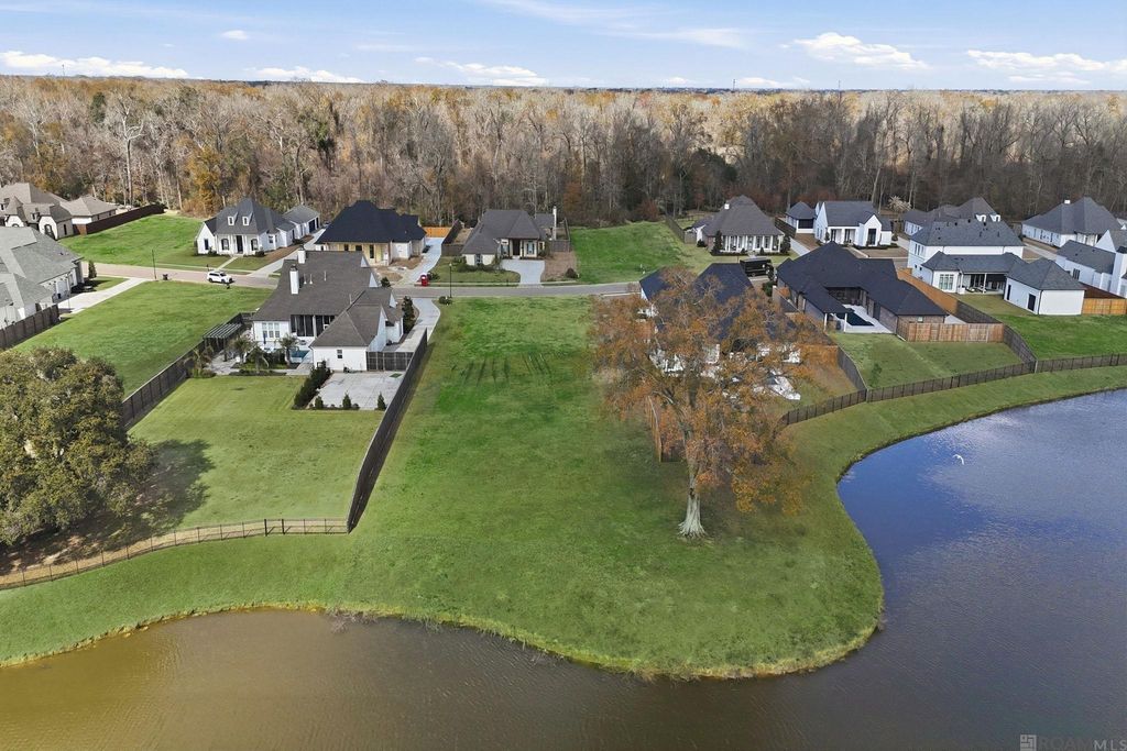 36333 Westin Ridge Dr, Geismar, LA 70734