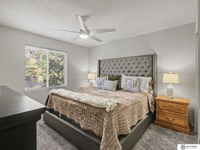 17620 Olive Street, Omaha, NE 68136