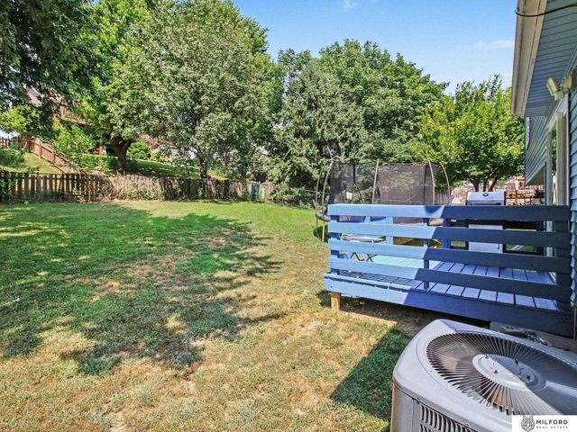 17620 Olive Street, Omaha, NE 68136