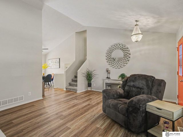 17620 Olive Street, Omaha, NE 68136