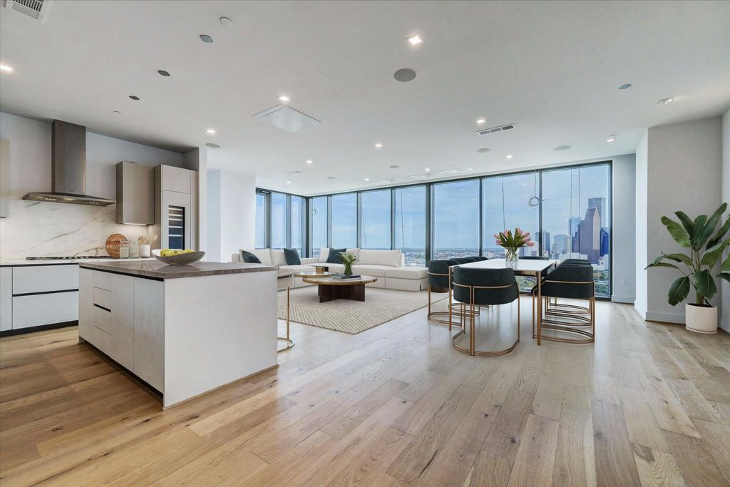 1711 Allen Parkway 2106, Houston, TX 77019