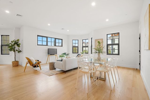 33 Pearl St. 3, Boston, MA 02125